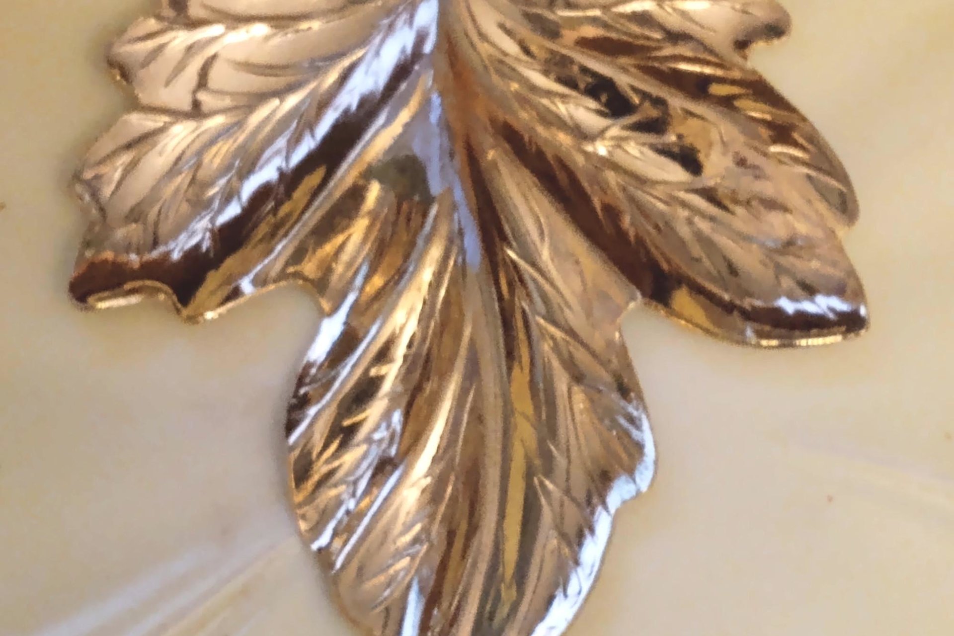 Large 2 -3/8 Inch Leaf Stamping