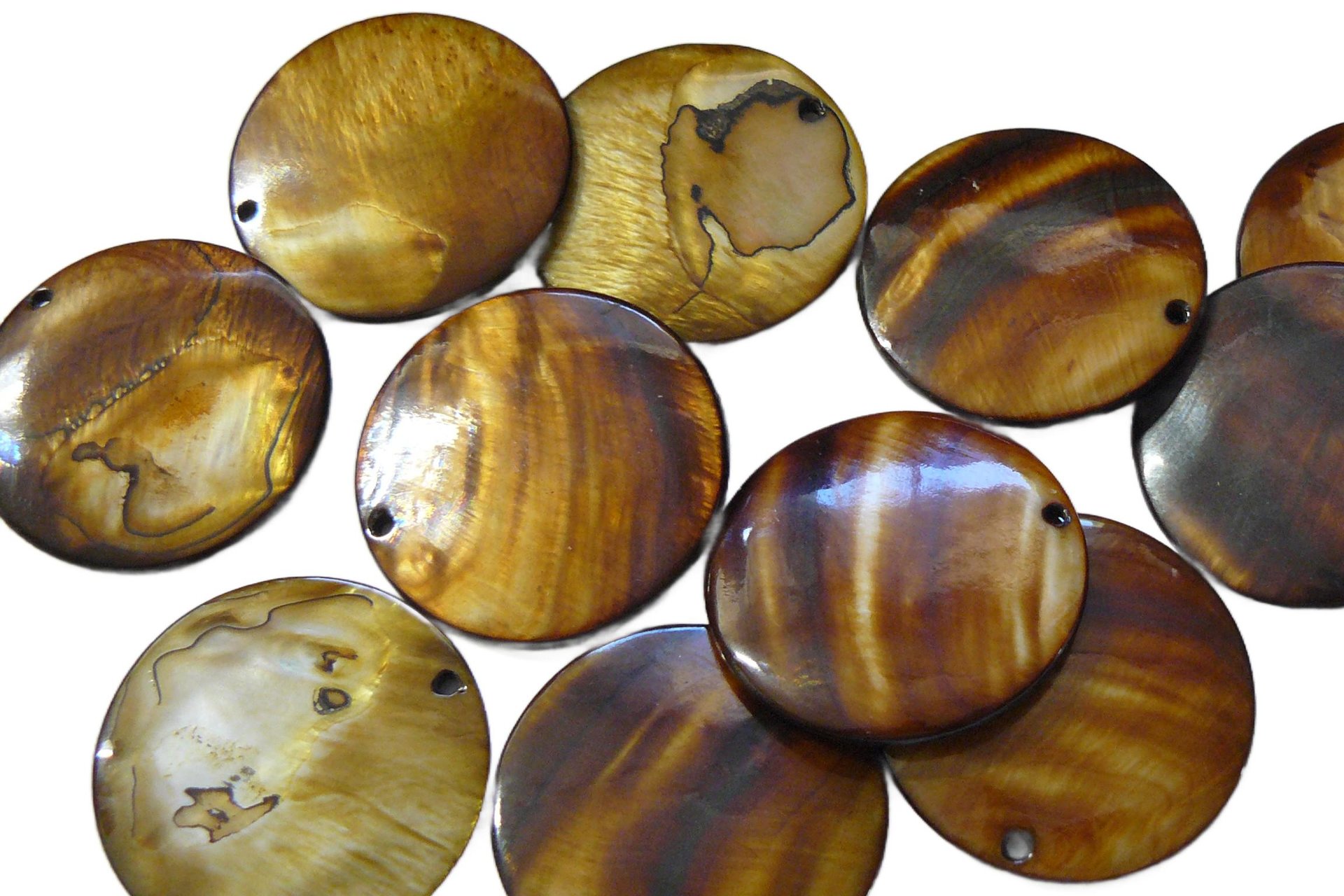 Natural Brown Mother of Pearl Round Pendants